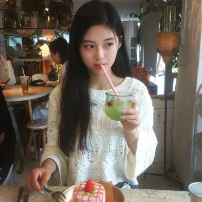 戴脚镣的女孩